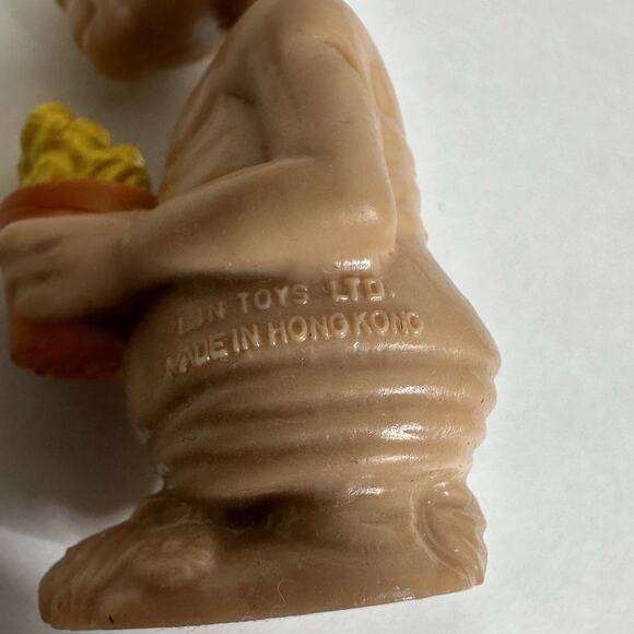 ET Original Collectibles 1982 ET Holding Plant Extra Terrestrial Figure - Picture 9 of 9